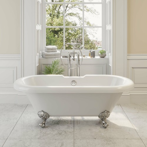 Traditional freestanding bath - traditional,